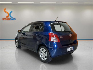 2005 Toyota Vitz - Thumbnail
