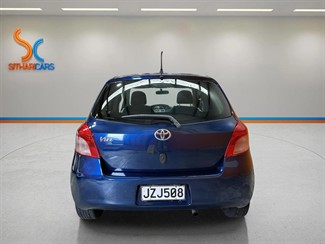 2005 Toyota Vitz - Thumbnail