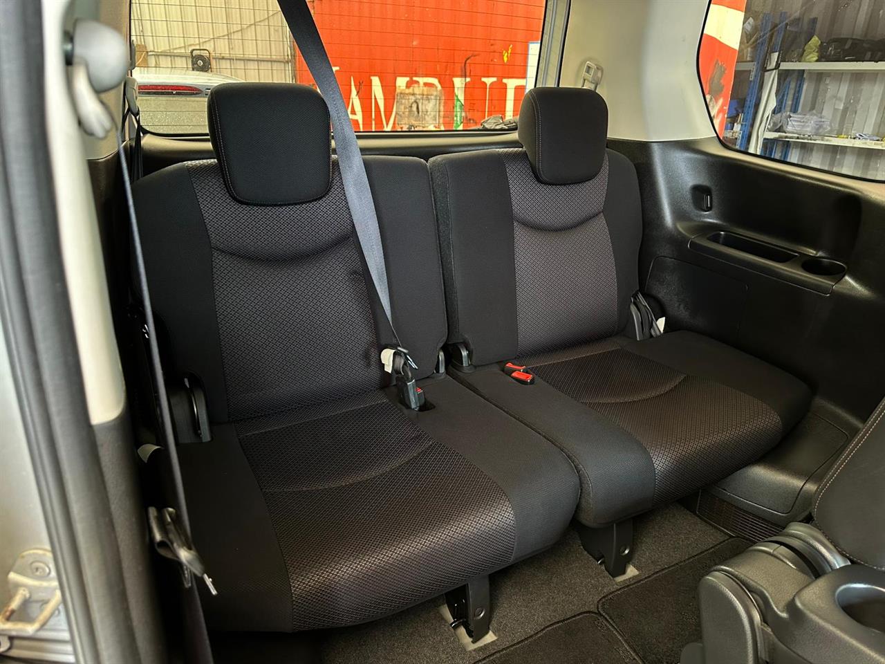 2012 Nissan Serena