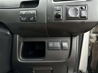 2012 Nissan Serena - Thumbnail