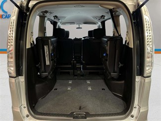 2012 Nissan Serena - Thumbnail