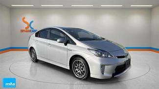 2014 Toyota Prius - Thumbnail