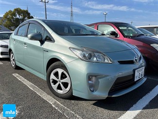 2015 Toyota Prius - Thumbnail