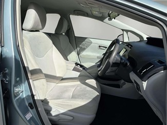 2015 Toyota Prius - Thumbnail