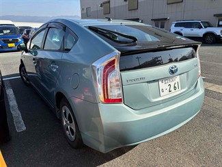 2015 Toyota Prius - Thumbnail