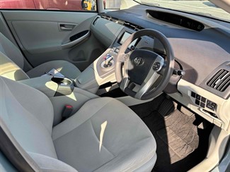 2015 Toyota Prius - Thumbnail