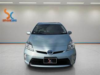 2015 Toyota Prius - Thumbnail
