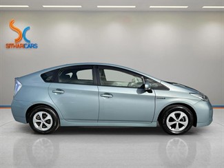 2015 Toyota Prius - Thumbnail