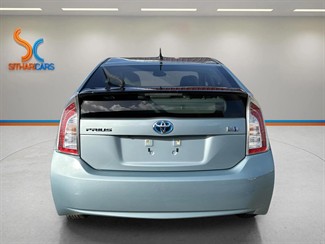 2015 Toyota Prius - Thumbnail