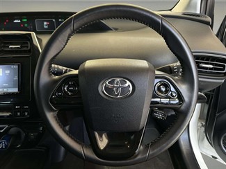 2020 Toyota Prius - Thumbnail