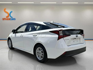 2020 Toyota Prius - Thumbnail