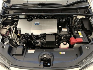 2020 Toyota Prius - Thumbnail