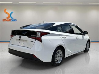 2020 Toyota Prius - Thumbnail