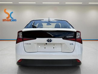 2020 Toyota Prius - Thumbnail