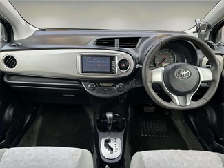 2012 Toyota Vitz - Thumbnail