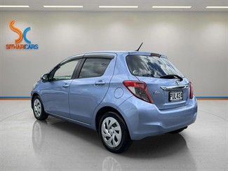 2012 Toyota Vitz - Thumbnail