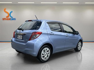 2012 Toyota Vitz - Thumbnail