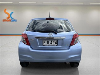 2012 Toyota Vitz - Thumbnail
