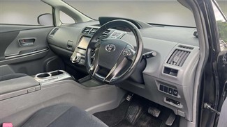 2014 Toyota Prius - Thumbnail