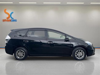 2014 Toyota Prius - Thumbnail