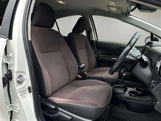 2016 Toyota AQUA - Thumbnail