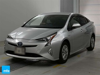 2018 Toyota Prius - Thumbnail