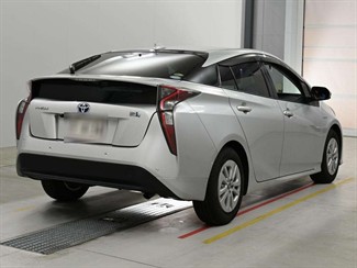 2018 Toyota Prius - Thumbnail
