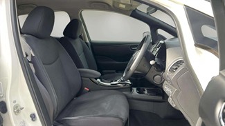2017 Nissan Leaf - Thumbnail