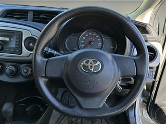 2014 Toyota Vitz - Thumbnail