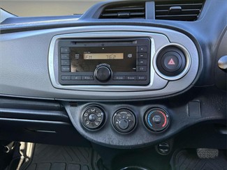 2014 Toyota Vitz - Thumbnail