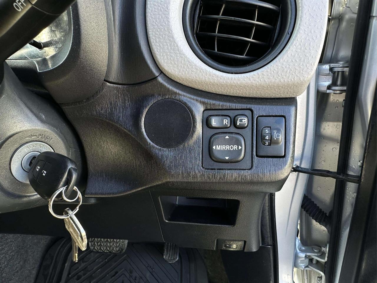 2014 Toyota Vitz
