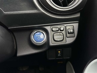 2012 Toyota AQUA - Thumbnail