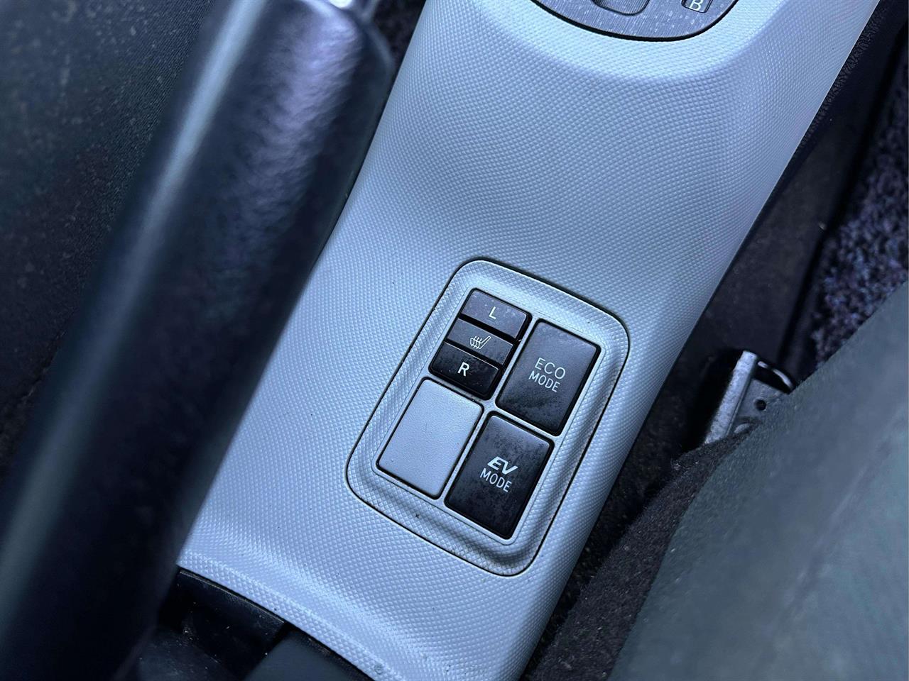 2014 Toyota AQUA