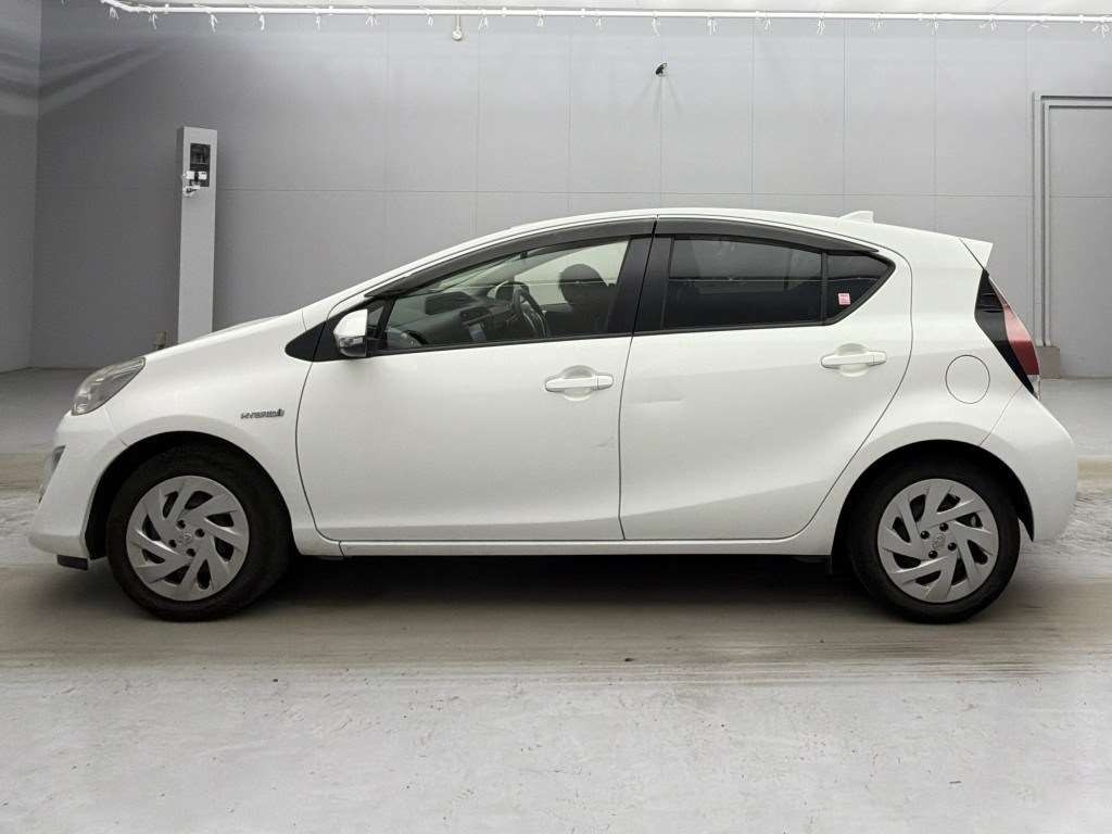 2016 Toyota AQUA