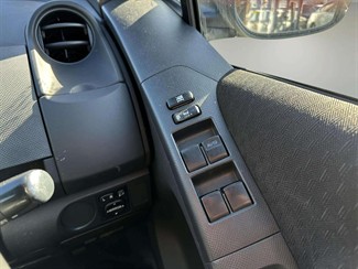 2006 Toyota Vitz - Thumbnail