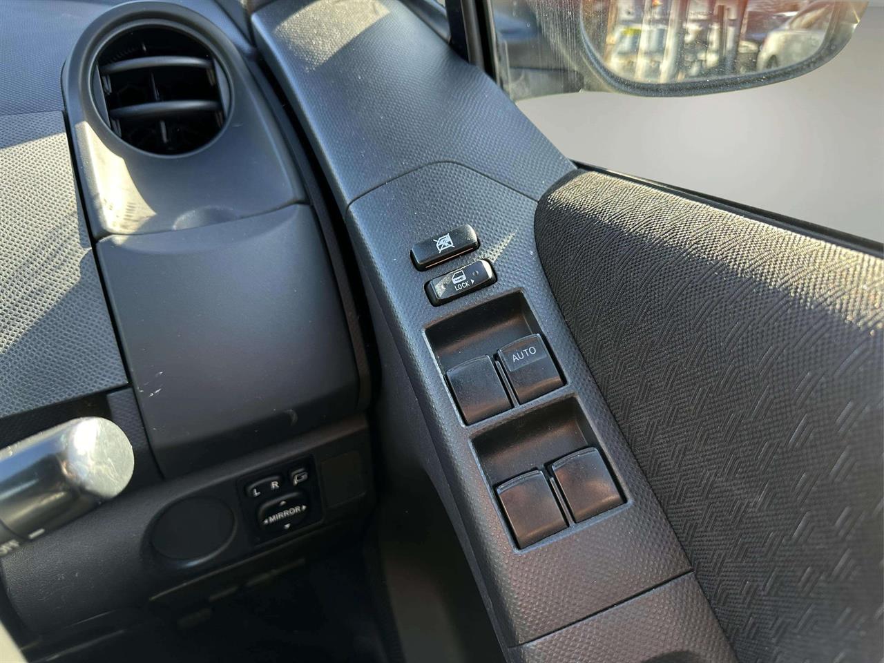 2006 Toyota Vitz