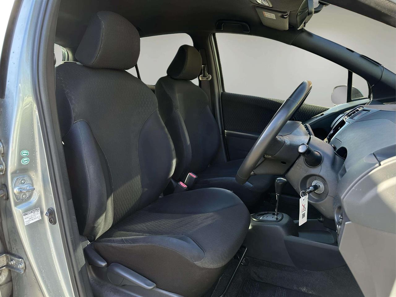 2006 Toyota Vitz