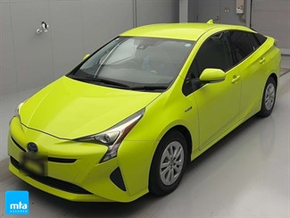 2017 Toyota Prius - Thumbnail