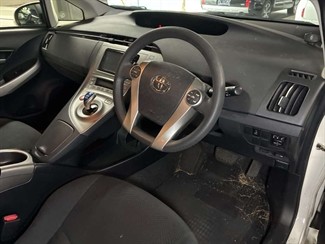2015 Toyota Prius - Thumbnail
