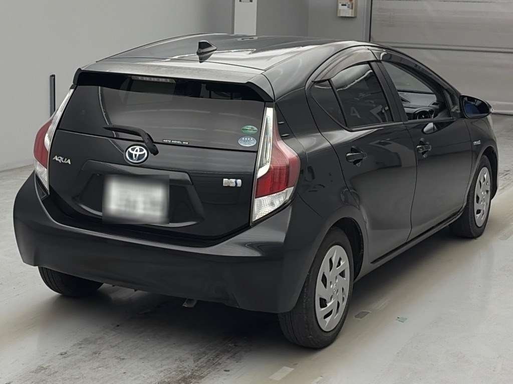 2016 Toyota AQUA