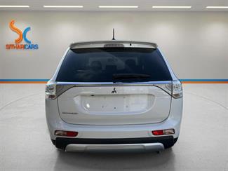 2014 Mitsubishi Outlander - Thumbnail