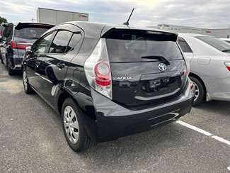 2013 Toyota AQUA - Thumbnail