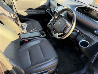 2018 Toyota Sienta - Thumbnail