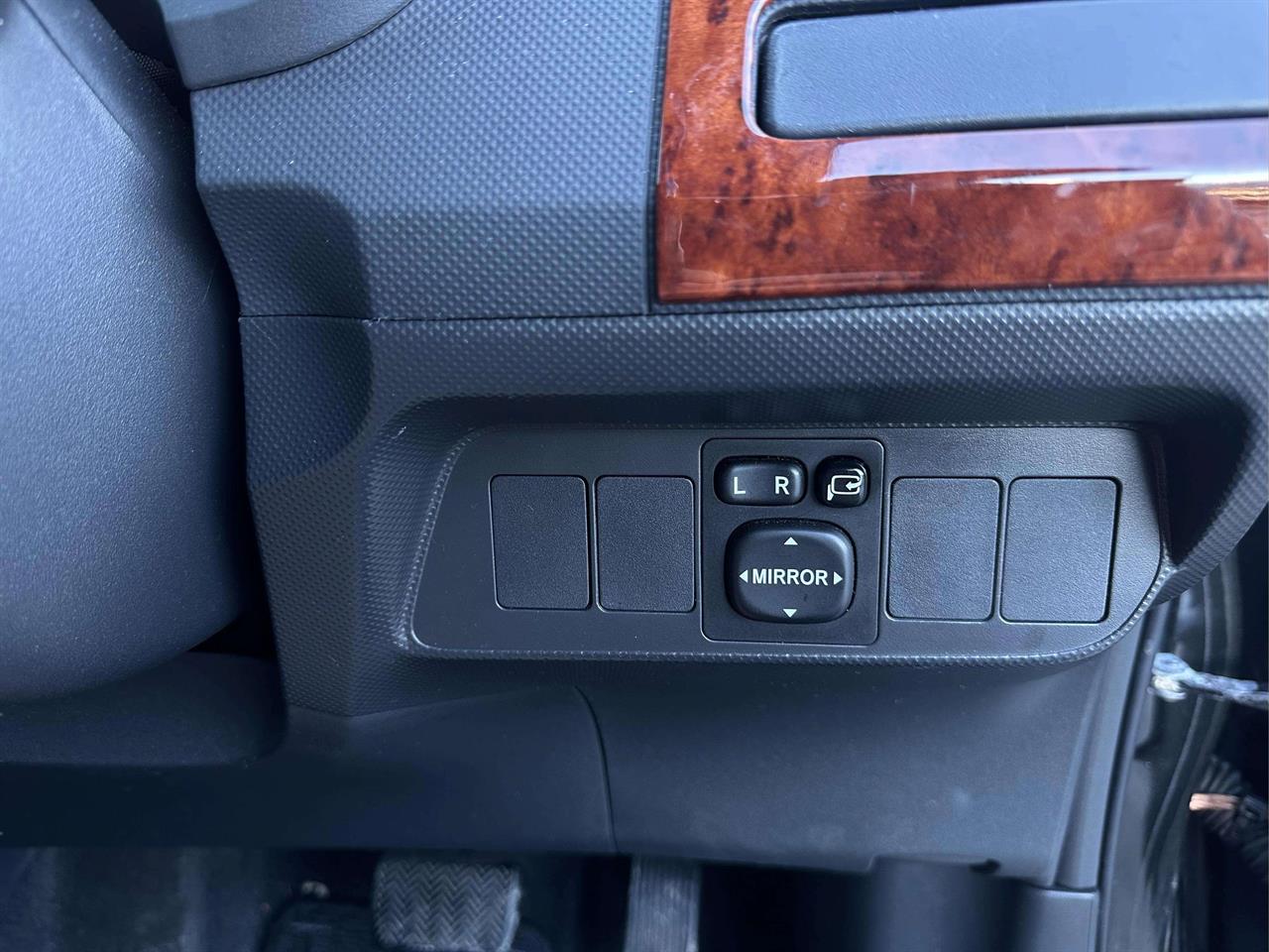 2007 Toyota AURIS