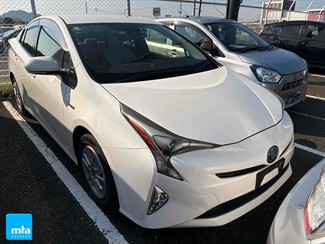 2018 Toyota Prius - Thumbnail