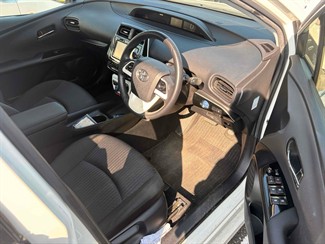 2018 Toyota Prius - Thumbnail