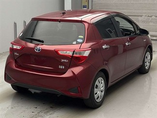 2017 Toyota Vitz - Thumbnail