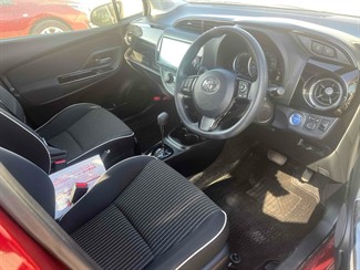 2017 Toyota Vitz - Thumbnail