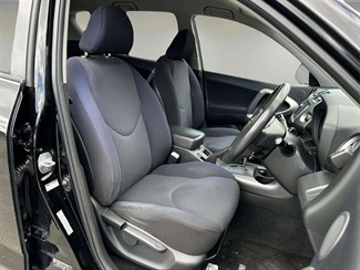 2005 Toyota RAV4 - Thumbnail