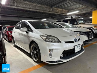 2015 Toyota Prius - Thumbnail